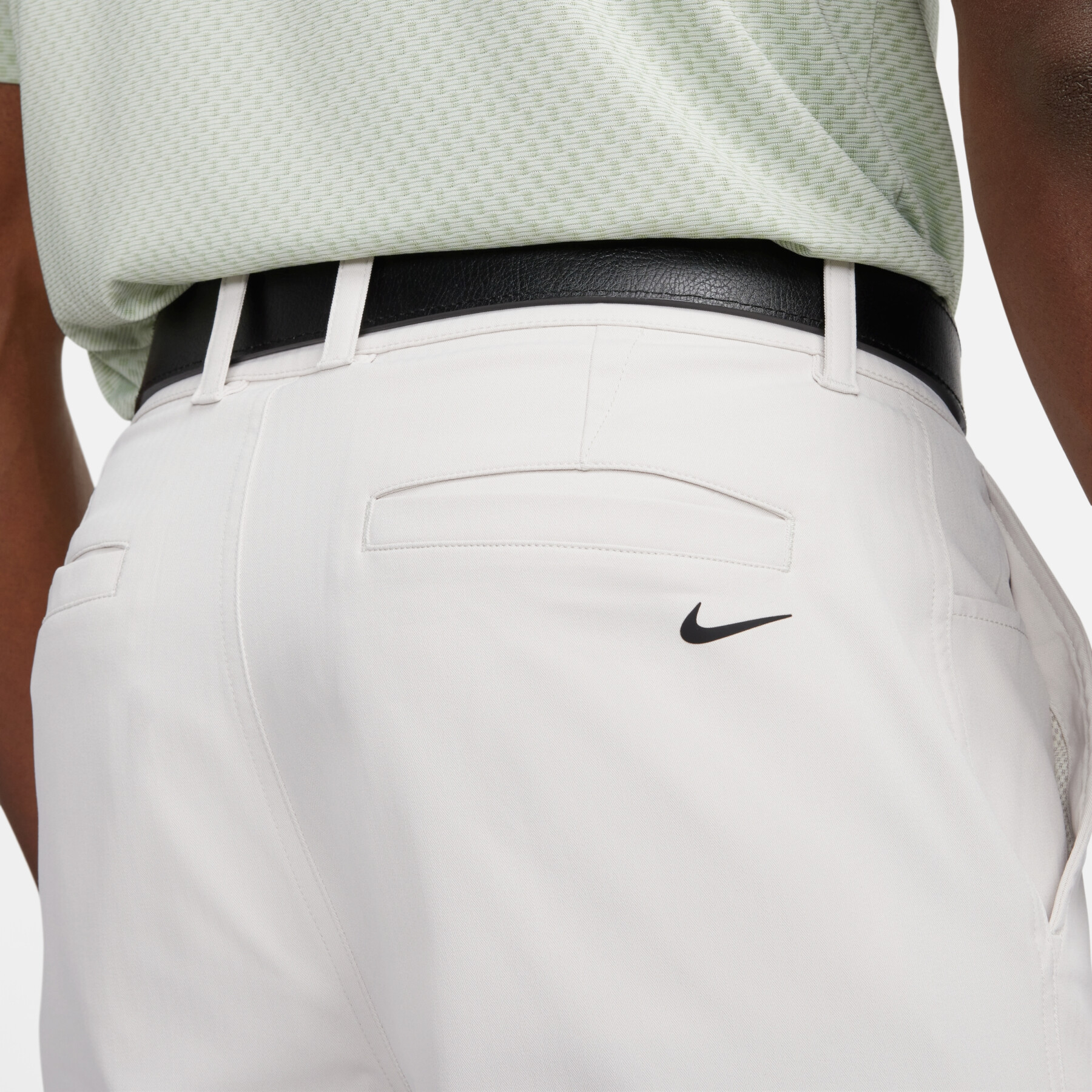 Schmale Chinohose Nike Tour Repel